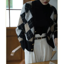 Load image into Gallery viewer, Sweater V-neck 90s
