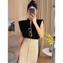 Load image into Gallery viewer, Sleeveless Shirt V-neck
